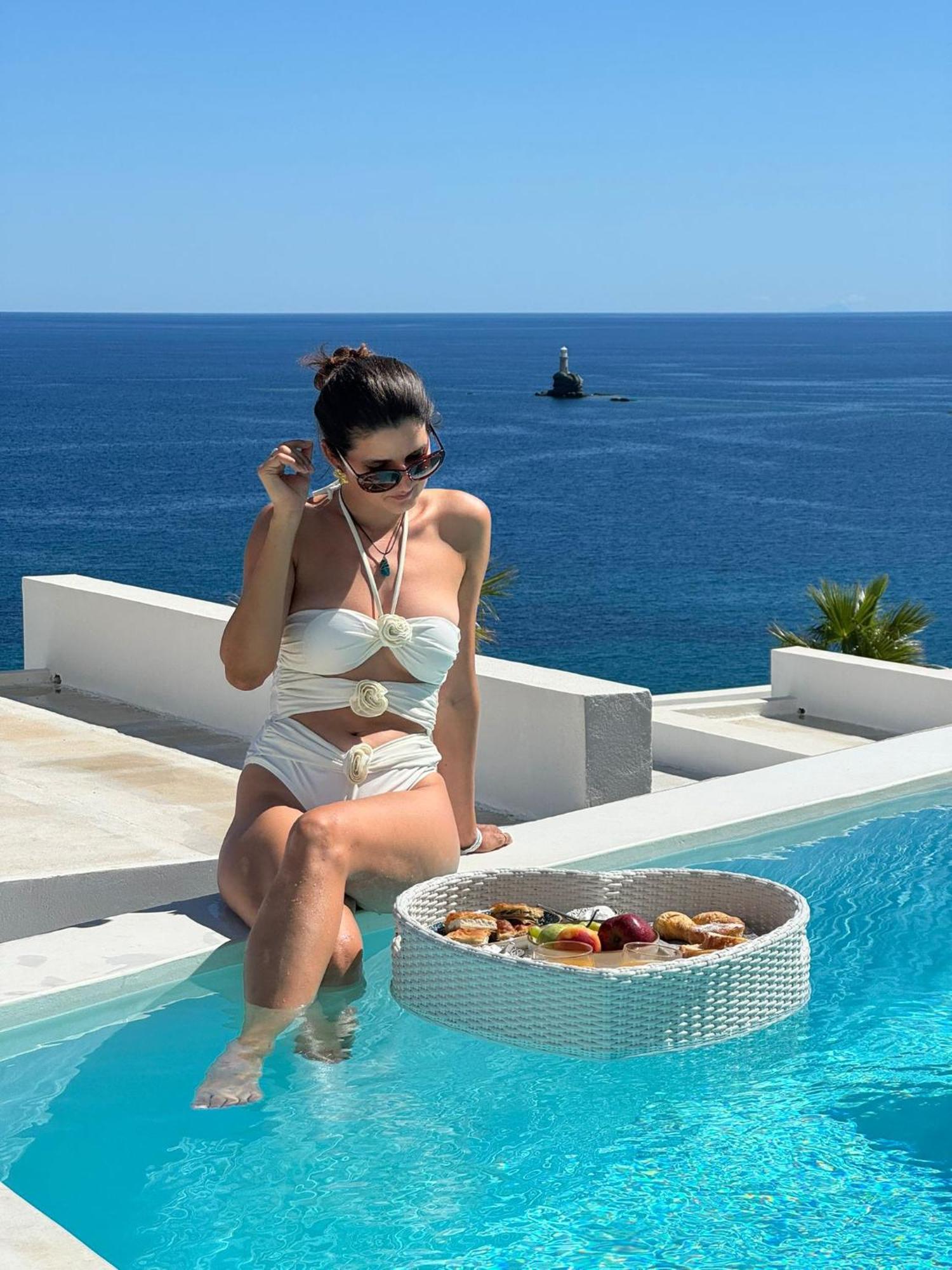 Golden Vista, Beachfront Suites By Explore Andros Exteriör bild