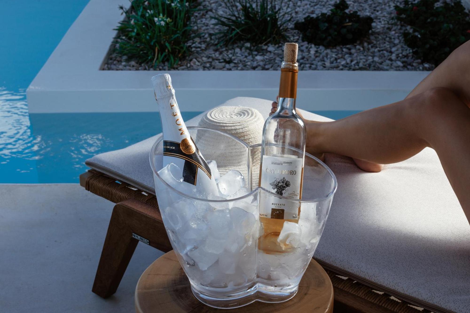 Golden Vista, Beachfront Suites By Explore Andros Exteriör bild