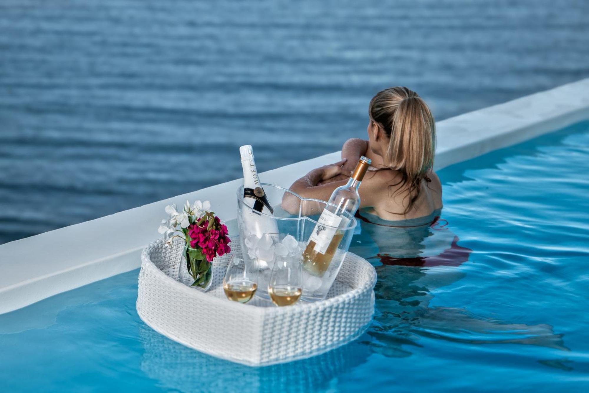 Golden Vista, Beachfront Suites By Explore Andros Exteriör bild
