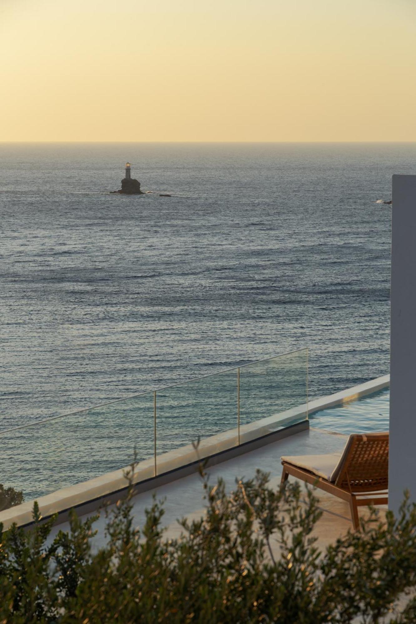 Golden Vista, Beachfront Suites By Explore Andros Exteriör bild